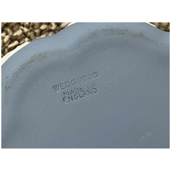 Wedgwood Vintage Blue Jasperware Trinket Bowl with Lid/ Decorative Powder Bowl - Picture 6 of 6